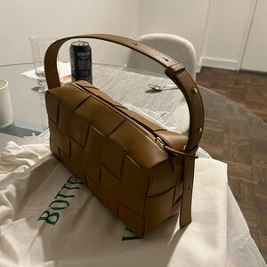 BOTTEGA BRICK CASSETTE SHOULDER BAG